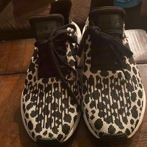 NWOT Women’s Adidas “cheetah” sneakers!!